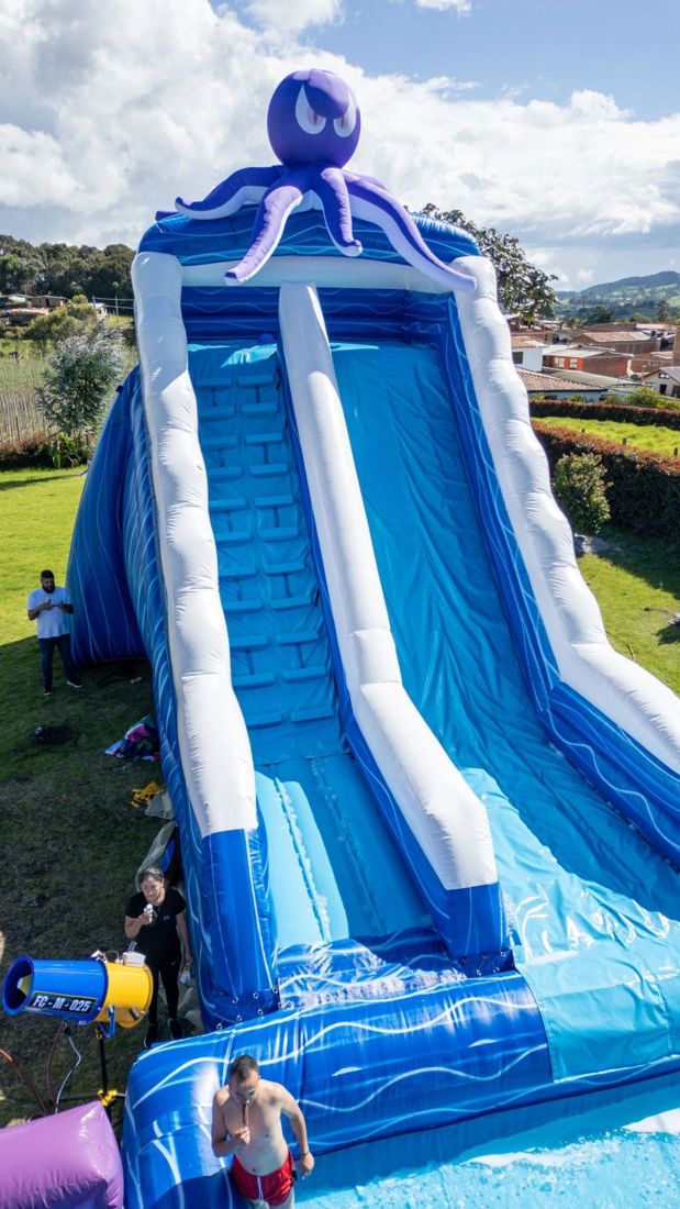 Pulpo acuático inflable con piscina en Rionegro